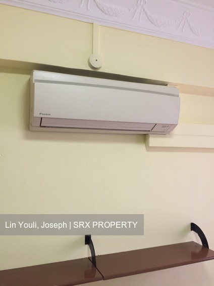 Yishun Street 71 thumbnail photo